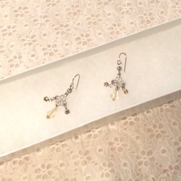 Vintage NEW Light Yellow Beads Silver Tone Dangle Drop Earrings - Picture 6 of 6